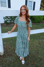 Load image into Gallery viewer, April Paisley Puff Sleeve Dress