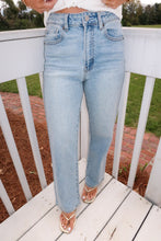 Load image into Gallery viewer, Becky Vintage Straight Jeans