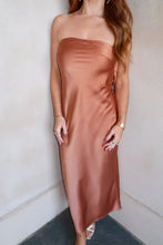 Load image into Gallery viewer, Riles Strapless Midi Dress- Bronze