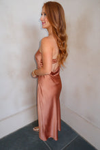 Load image into Gallery viewer, Riles Strapless Midi Dress- Bronze