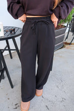 Load image into Gallery viewer, On the Go Cropped Wide Pant- Black