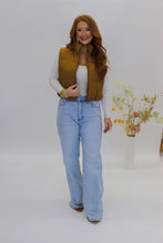 Load image into Gallery viewer, Instant Confidence Cropped Puffer Vest- Brown