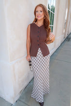 Load image into Gallery viewer, Jamie Button Down Vest- Brown
