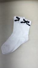 Load image into Gallery viewer, Girly Bow Socks
