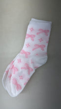 Load image into Gallery viewer, Girly Bow Socks
