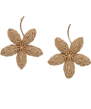 Load image into Gallery viewer, Raffia Flower Bar Earrings
