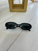 Load image into Gallery viewer, Round Eye Sunglasses
