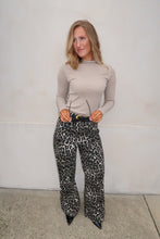 Load image into Gallery viewer, Capsule Mock Neck Top-Gray
