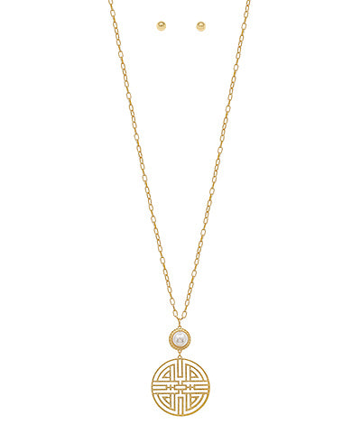 Pendent Pearl Neckline
