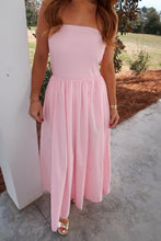 Load image into Gallery viewer, Bella Strapless Flowy Midi Dress-Pink
