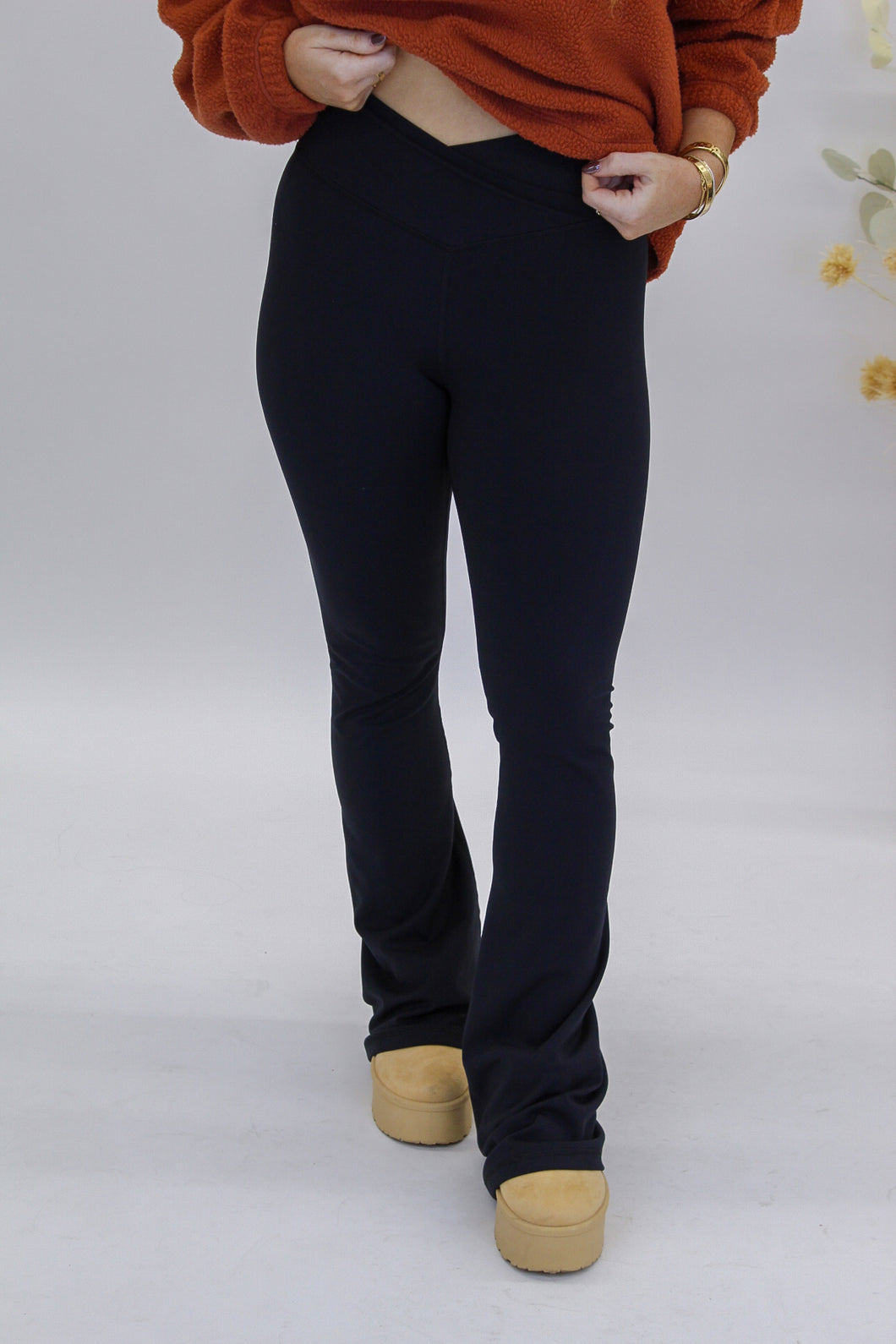 Chill Girl Crossover Waist Yoga Pants