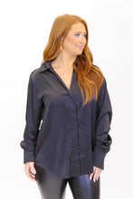 Load image into Gallery viewer, City Scene Button Up Top- Black
