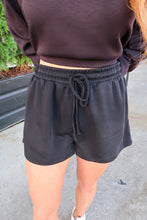 Load image into Gallery viewer, On the Go Shorts-Black
