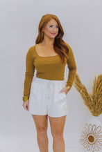 Load image into Gallery viewer, Chandler Faux Leather Shorts- Cream
