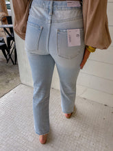 Load image into Gallery viewer, Beverley Super High Rise Distressed Crop Straight Jeans- Light Wash
