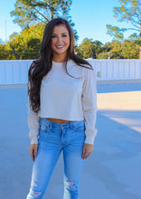 Load image into Gallery viewer, Ameila Acid Wash Crop- Bone
